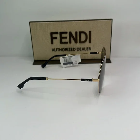 New Authentic Fendi Brown Pilot Unisex Sunglasses FE40080U 30E 65. - Picture 7 of 16